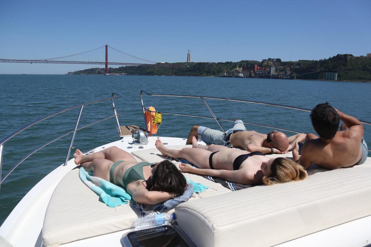 Private Yacht, We Love Our Guests Lisbon Exterior photo