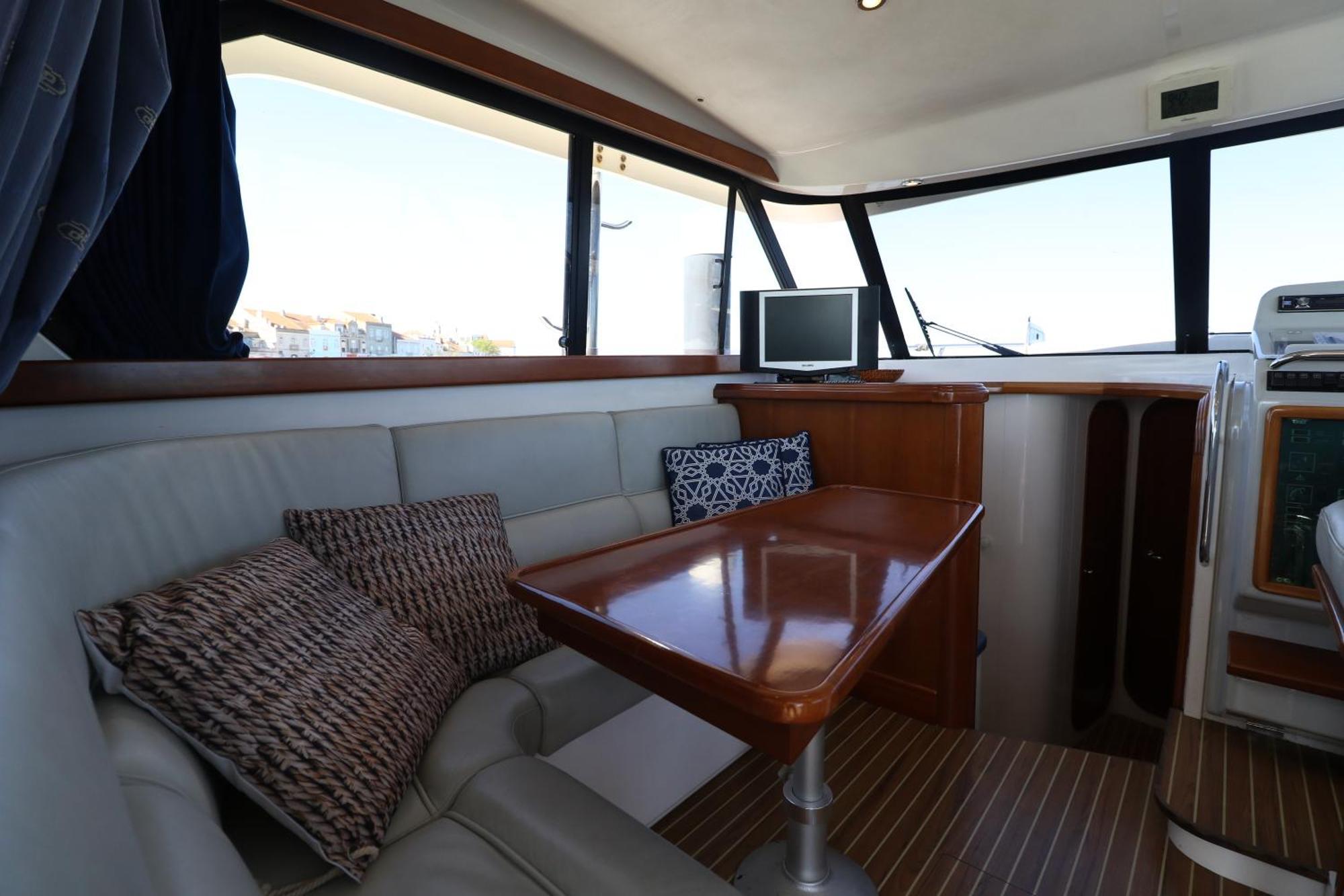 Private Yacht, We Love Our Guests Lisbon Exterior photo